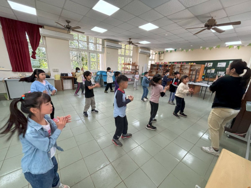 藝術教學互動照片