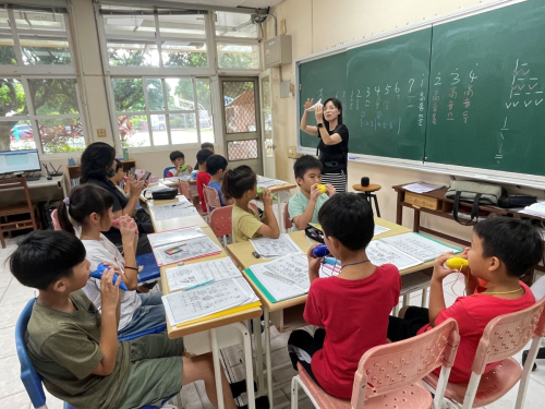 藝術教學互動照片