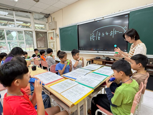 藝術教學互動照片