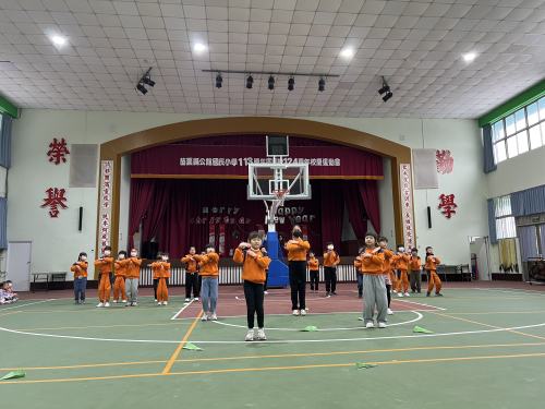 114..1.15成果展，一二年師生共同觀摩楷模學習