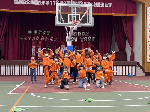 114..1.15成果展，一二年師生共同觀摩楷模學習
