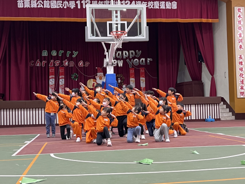 114..1.15成果展，一二年師生共同觀摩楷模學習