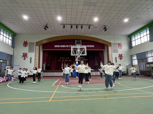 114..1.15成果展，一二年師生共同觀摩楷模學習