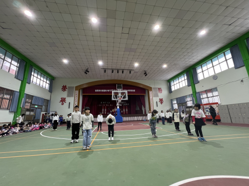 114..1.15成果展，一二年師生共同觀摩楷模學習