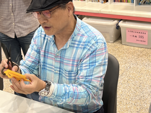 週三教師增能進修研習114.3.5千變萬化又有趣的紙 講師：吳望如校長 13：00-16：00 一、13：00-14：00 從對摺剪到五摺剪 二、14：00-15：00 大嘴鳥的對話 三、15：00-16：00讓紙飛翔 共計3小時