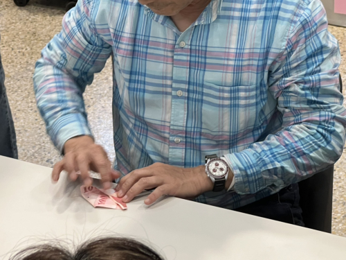 週三教師增能進修研習114.3.5千變萬化又有趣的紙 講師：吳望如校長 13：00-16：00 一、13：00-14：00 從對摺剪到五摺剪 二、14：00-15：00 大嘴鳥的對話 三、15：00-16：00讓紙飛翔 共計3小時
