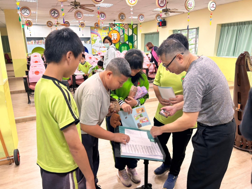 豎琴獵人到校展演