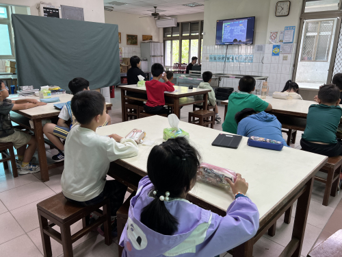 繪畫--世界地球日