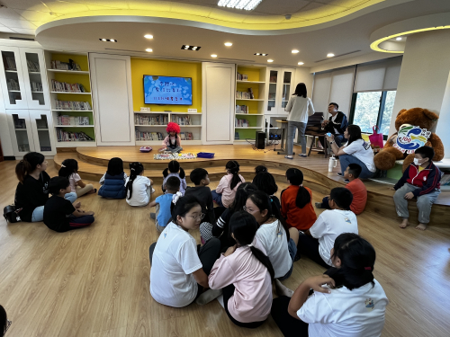 01茶書會-魔法故事趴、幸福吹笛手、穿越書海親子DIY、閱讀萬花筒