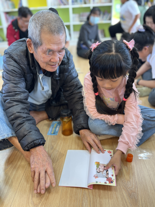 01茶書會-魔法故事趴、幸福吹笛手、穿越書海親子DIY、閱讀萬花筒
