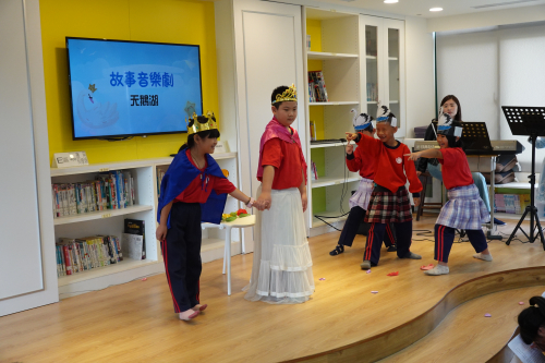 01茶書會-魔法故事趴、幸福吹笛手、穿越書海親子DIY、閱讀萬花筒