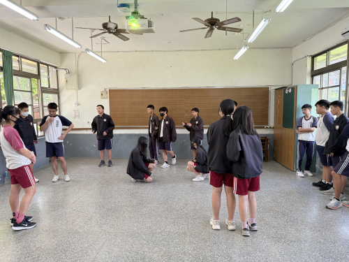 學生排演