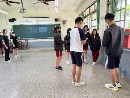 學生成果表演和教師指導