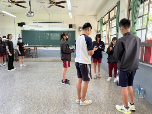 學生成果表演和教師指導