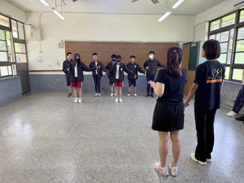 學生成果表演和教師指導