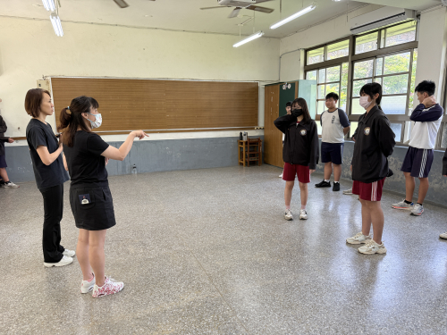 學生成果表演和教師指導