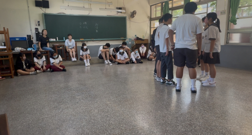 學生成果表演和教師指導