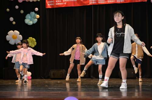 3、藝術下鄉巡演活動-舞蹈演出(113.12)