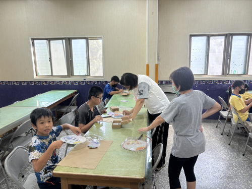 1130926六年級絹布扇彩繪-馬克筆運用