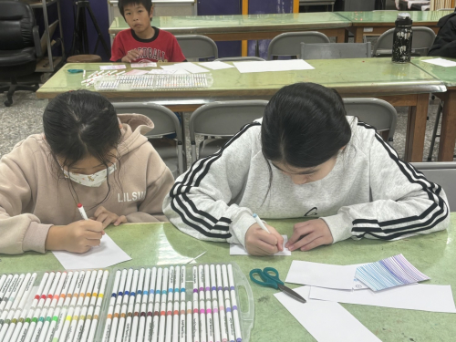 114030三年級長線條短線條月色系練習