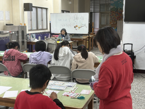 114030三年級長線條短線條月色系練習