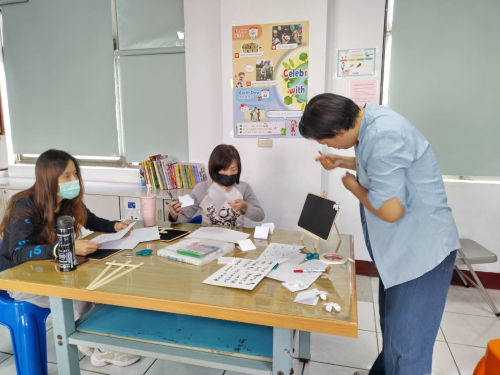114/3/26繪本導入學生手作課程-以油桐花繪本為例