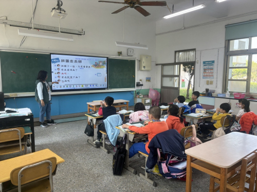 114/3/26繪本導入學生手作課程-以油桐花繪本為例