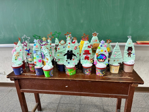學生玩編織與纏繞